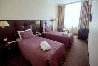 Гостиница Бардин Новокузнецк Twin Superior (двухместный улучшенный) с 2 кроватями-1