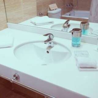 Гостиница Бардин Новокузнецк Single Superior (одноместный улучшенный) с кроватью «queen size»-5