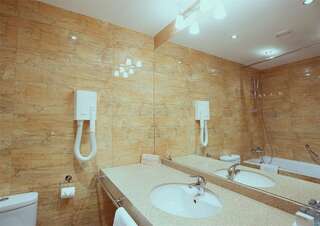 Гостиница Бардин Новокузнецк Junior Suite (полулюкс) с кроватью «KING SIZE»-5