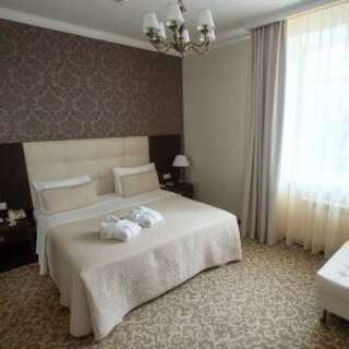 Гостиница Бардин Новокузнецк De Luxe (двухкомнатный люкс) с кроватью «king size»-1