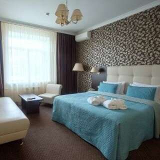 Гостиница Бардин Новокузнецк Junior Suite (полулюкс) с кроватью «king size»-1