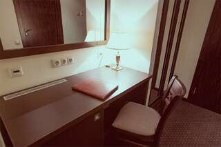 Гостиница Бардин Новокузнецк Junior Suite (полулюкс) с кроватью «KING SIZE»-4