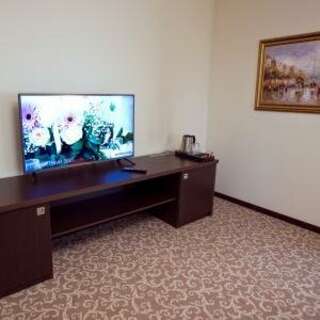 Гостиница Бардин Новокузнецк De Luxe (двухкомнатный люкс) с кроватью «king size»-9